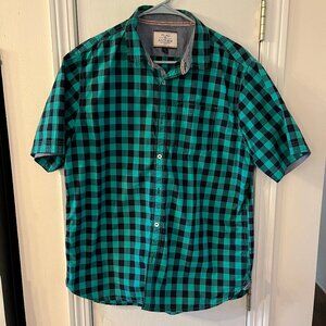Mens short sleeve casual button down Large